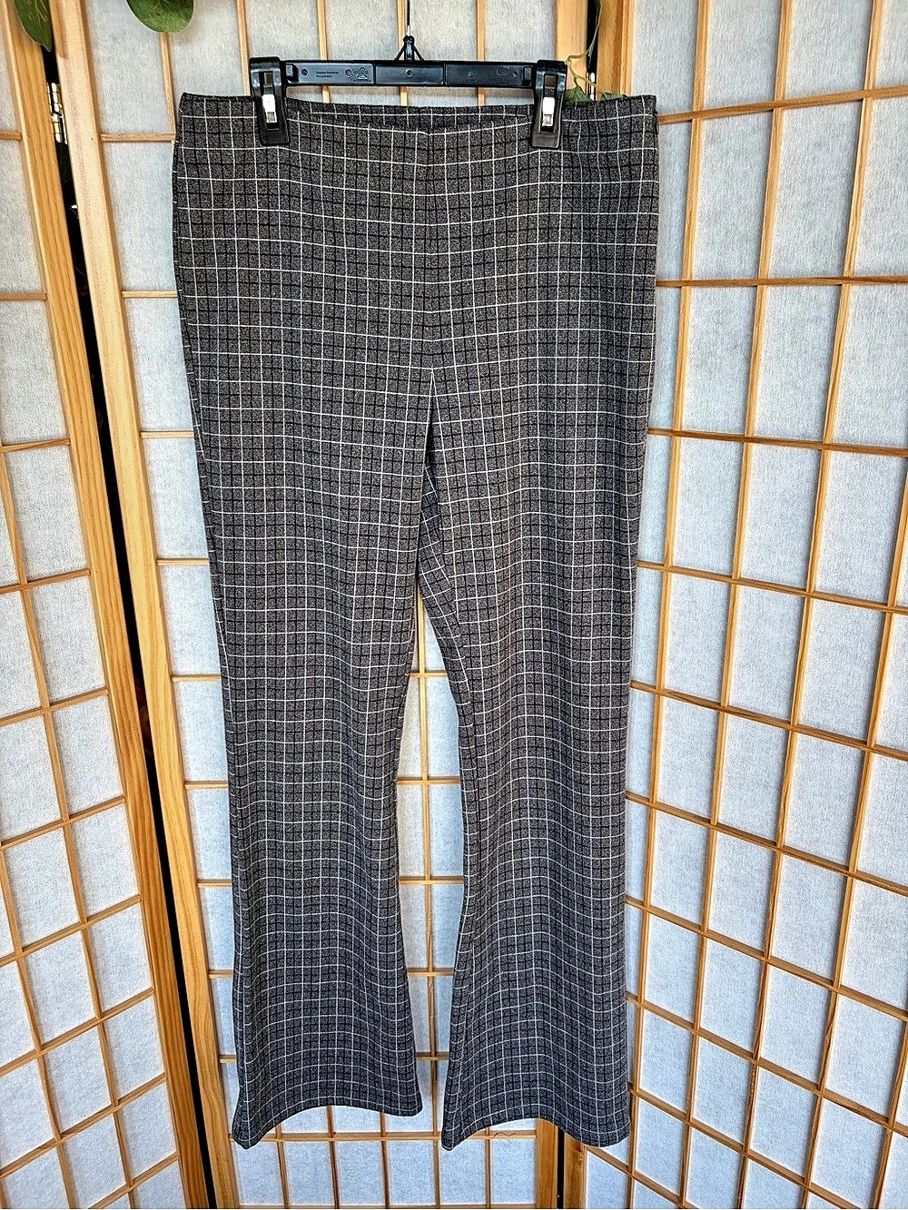 Lumiere Checkered Straight Leg Pants in Gray Size Medium